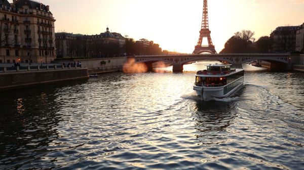 Bateaux parisiens : découvrez les croisières sur la Seine